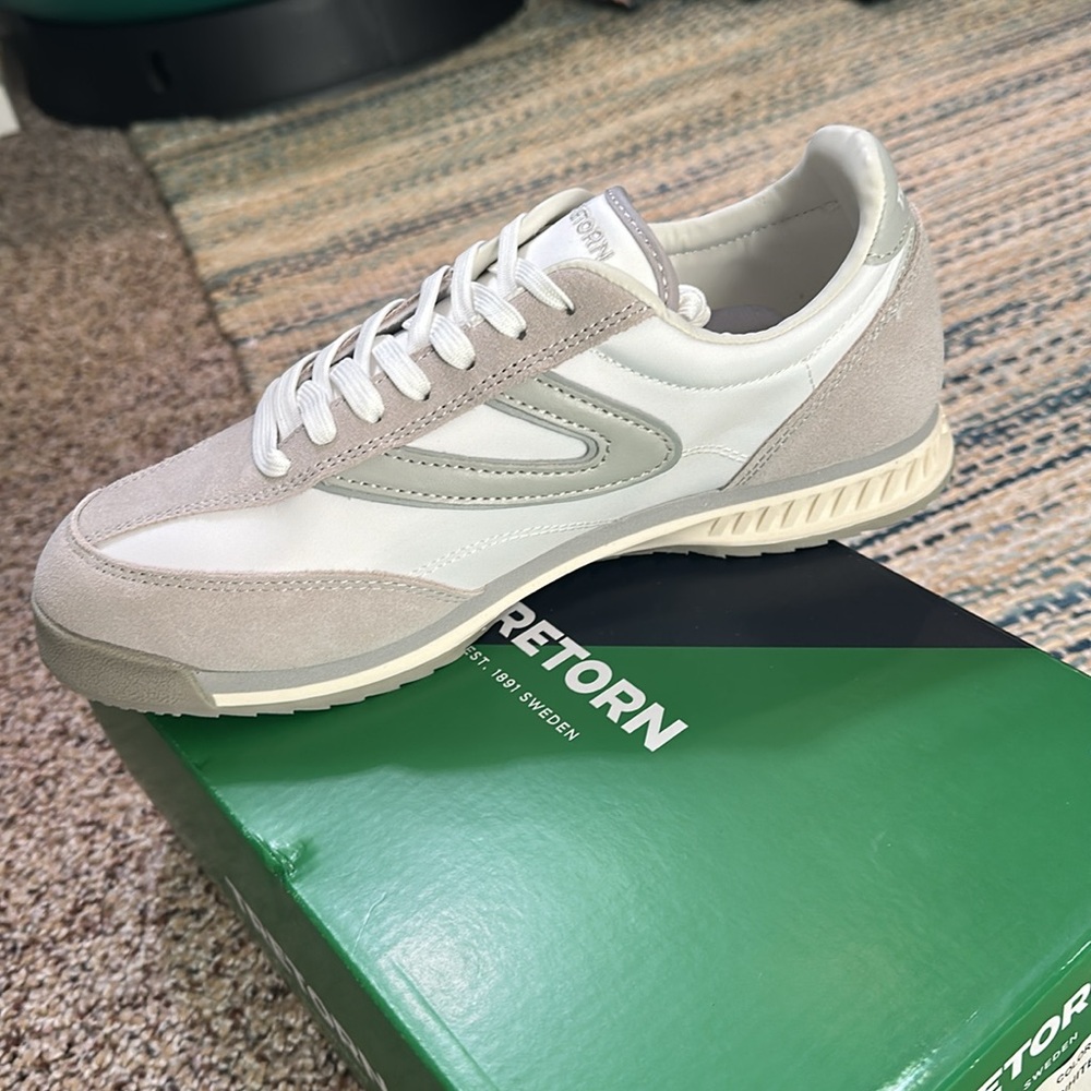 BRAND NEW IN BOX! Tretorn Kristine Grey and White Sneakers | size 7.5 - Picture 5 of 6